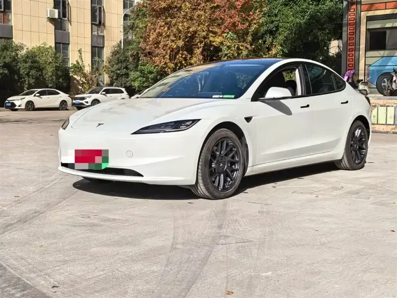 Tesla Model 3, 2025
