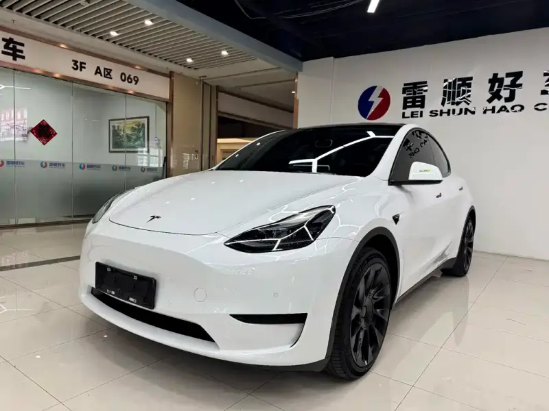 Tesla Model Y, 2023