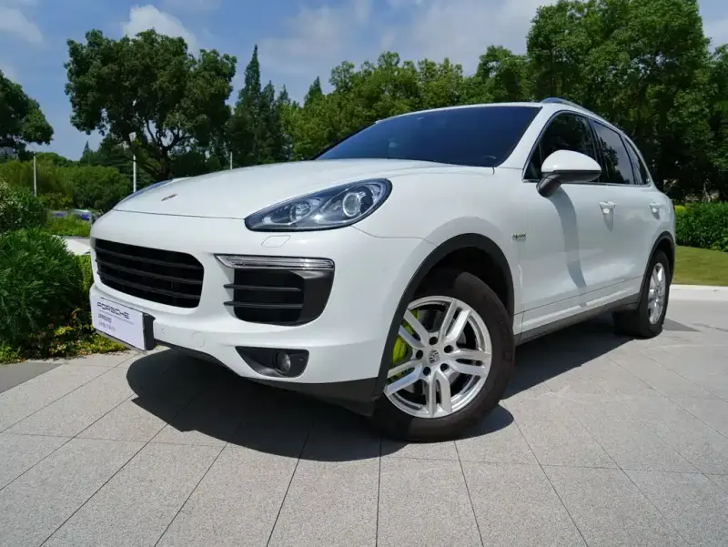 Porsche Cayenne Hybrid, 2016