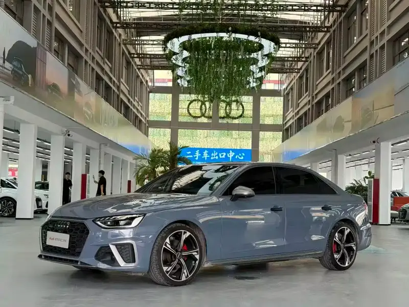 Audi A4L, 2022
