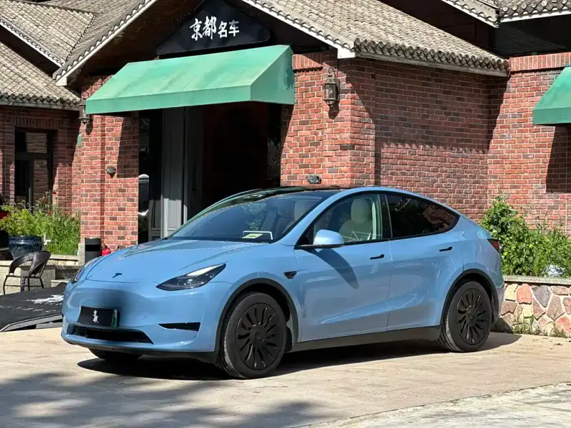 Tesla Model Y, 2023