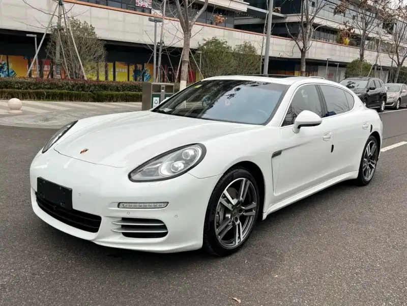 Porsche Panamera, 2015