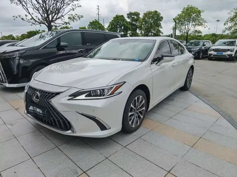 Lexus ES, 2024