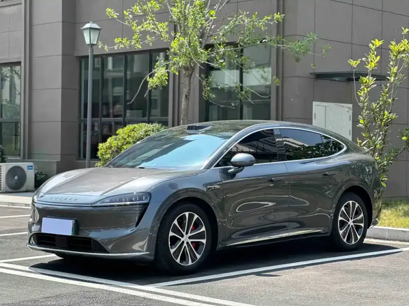 Luxeed Zhijie R7, 2025