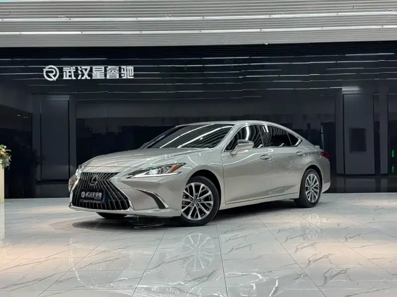 Lexus ES, 2024