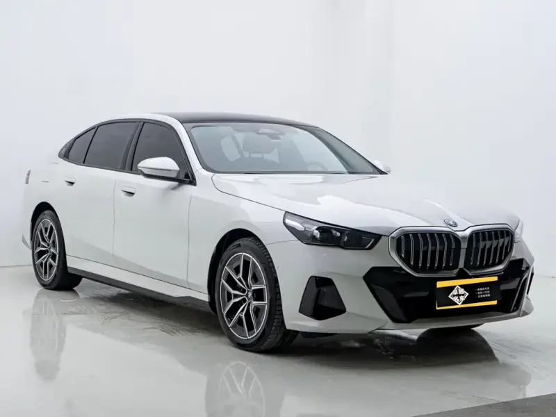 BMW i5, 2025