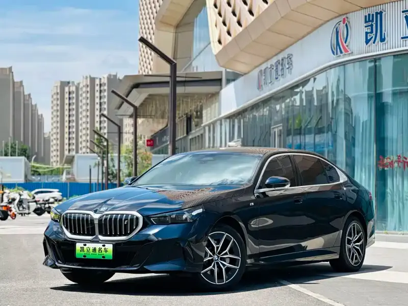 BMW i5, 2025