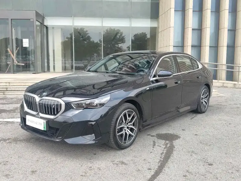 BMW i5, 2025