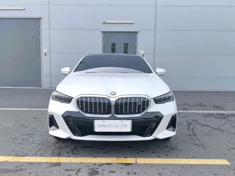 BMW i5, 2025