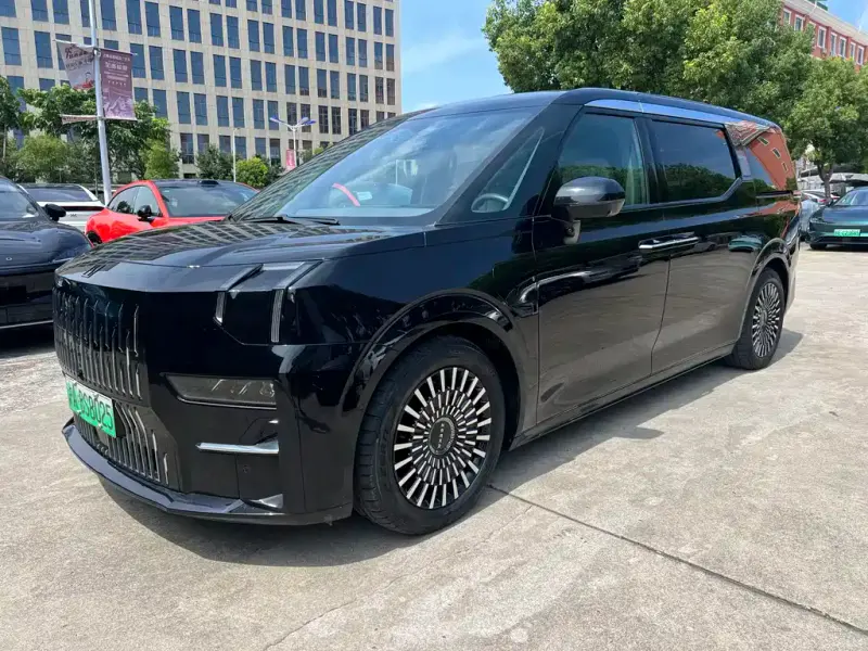 Zeekr 009, 2023