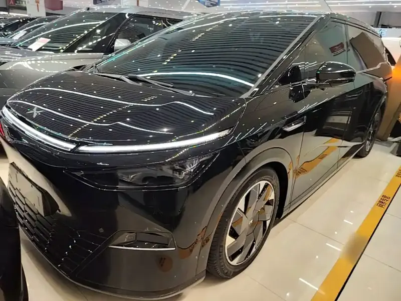 XPeng X9, 2025