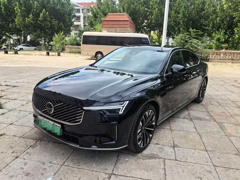 Volvo S90 PHEV, 2025