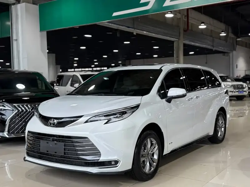 Toyota Sienna, 2025