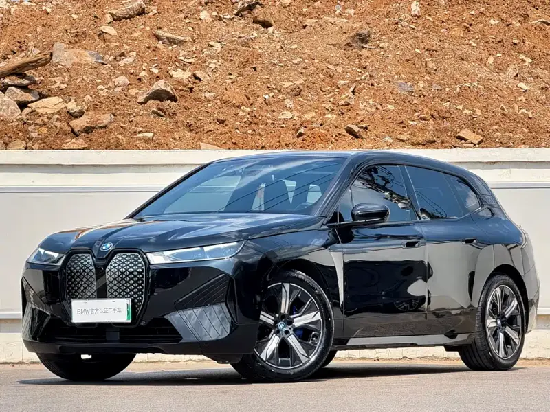 BMW iX, 2025