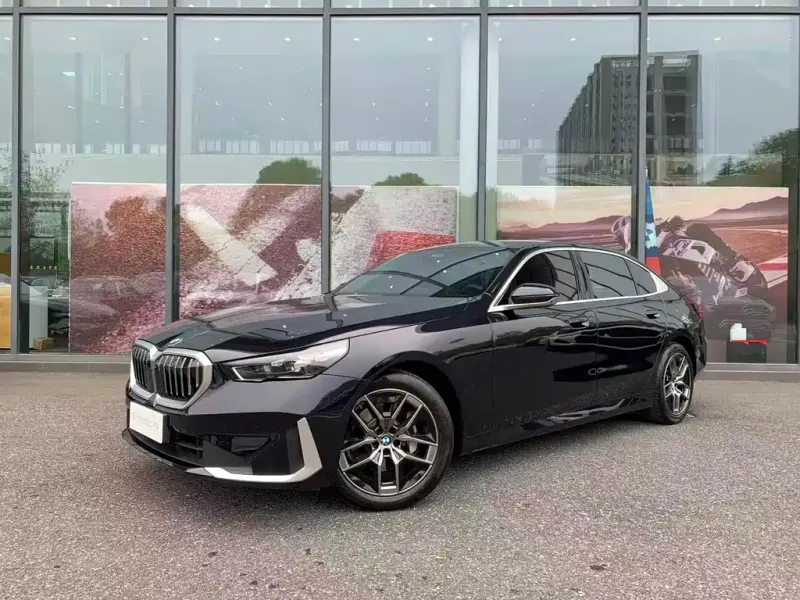 BMW 5 Series, 2025