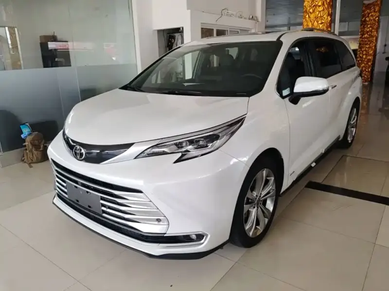 Toyota Sienna, 2025