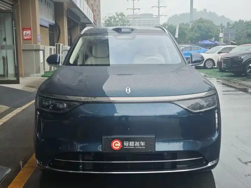 AITO M8, 2025