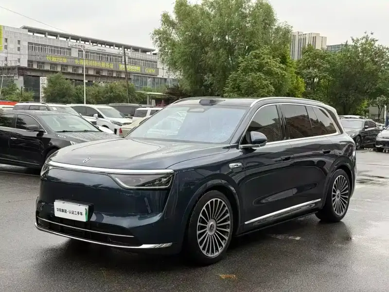 AITO M8, 2025