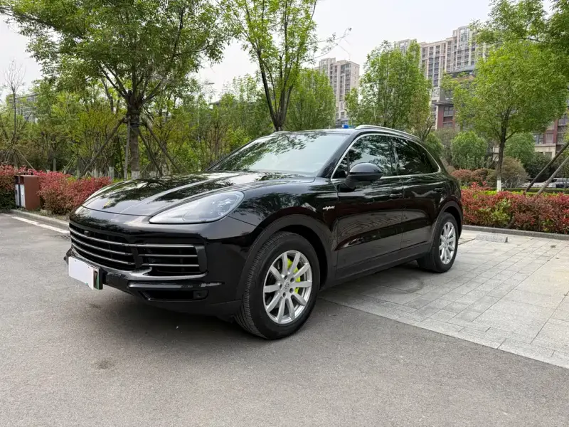 Porsche Cayenne Hybrid, 2022