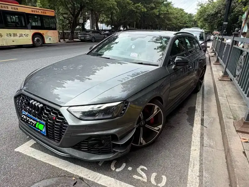 Audi RS 4, 2023