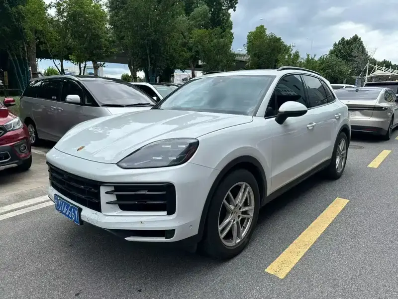 Porsche Cayenne, 2025