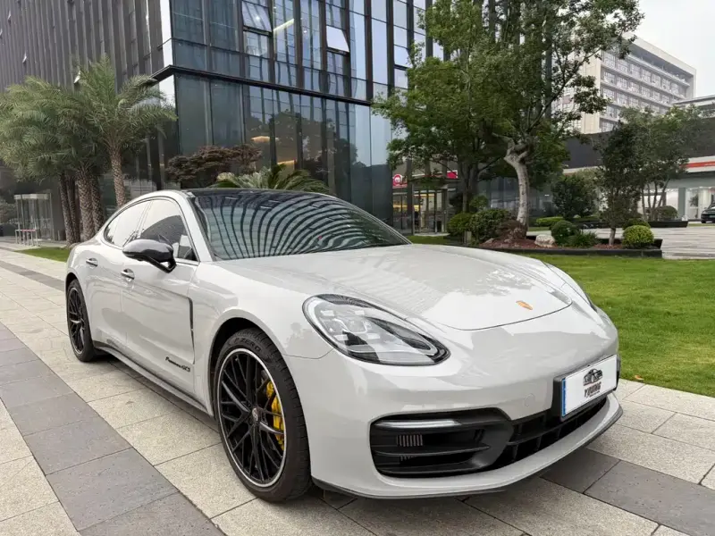 Porsche Panamera, 2023