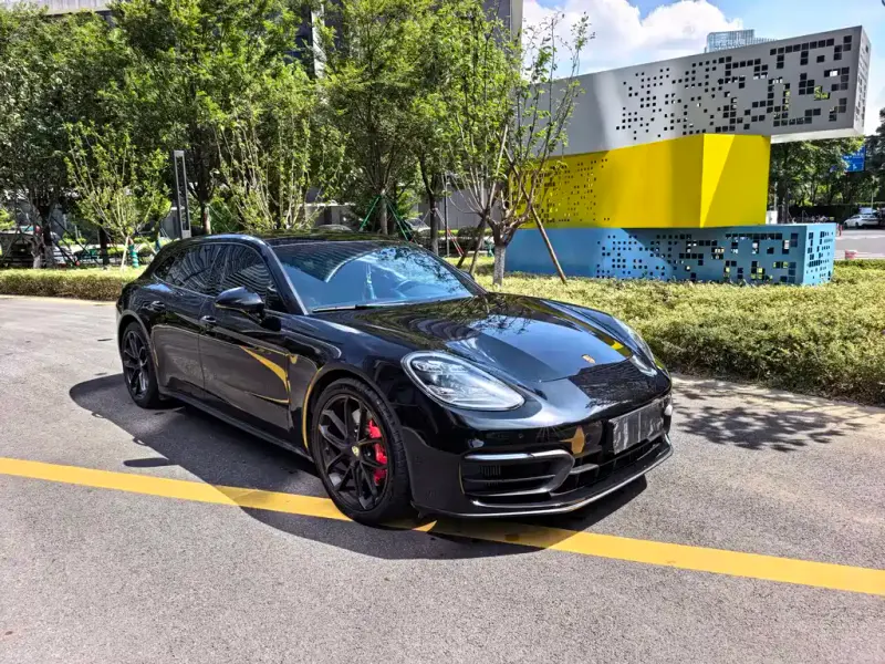 Porsche Panamera, 2022