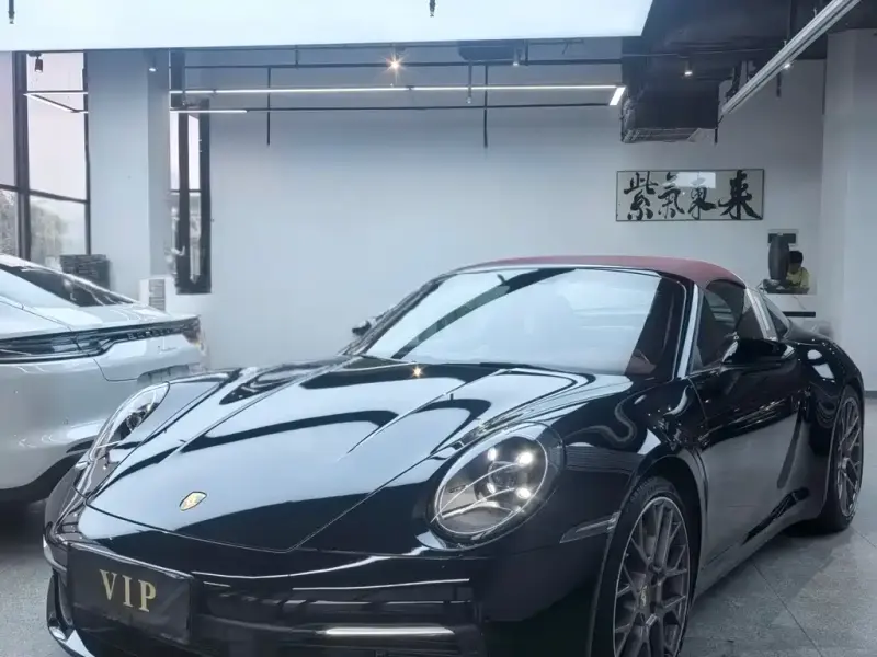 Porsche 911, 2023