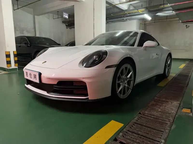 Porsche 911, 2025