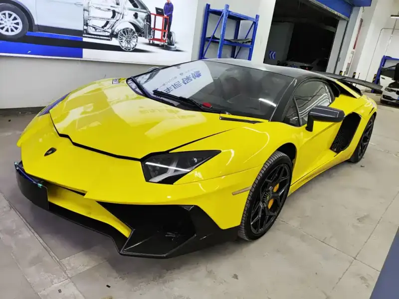 Lamborghini Aventador, 2013