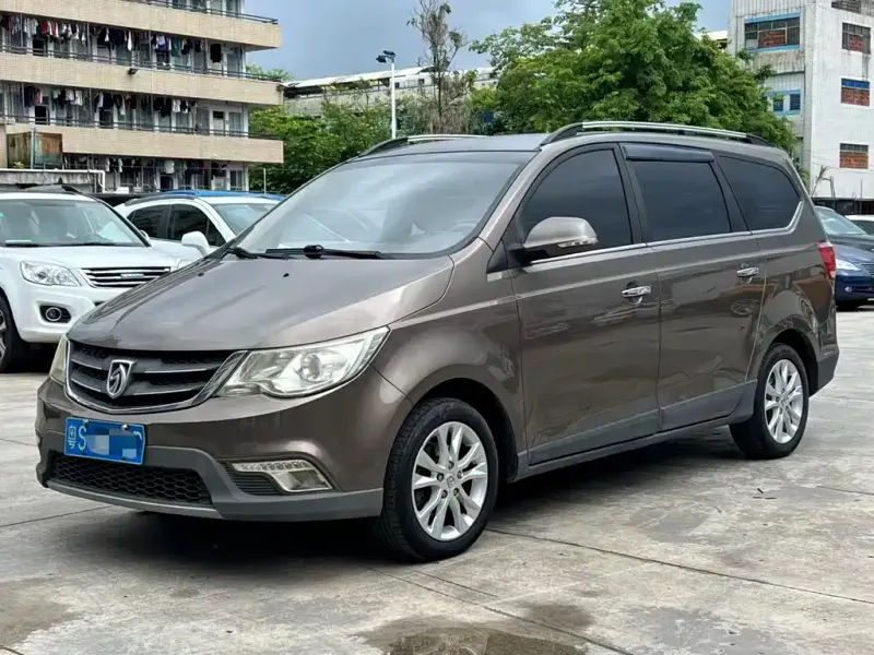 Baojun 730, 2015