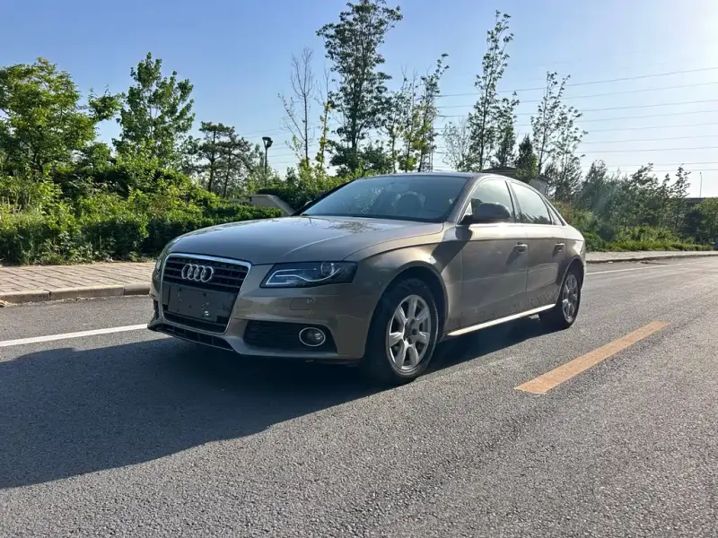 Audi A4L, 2011