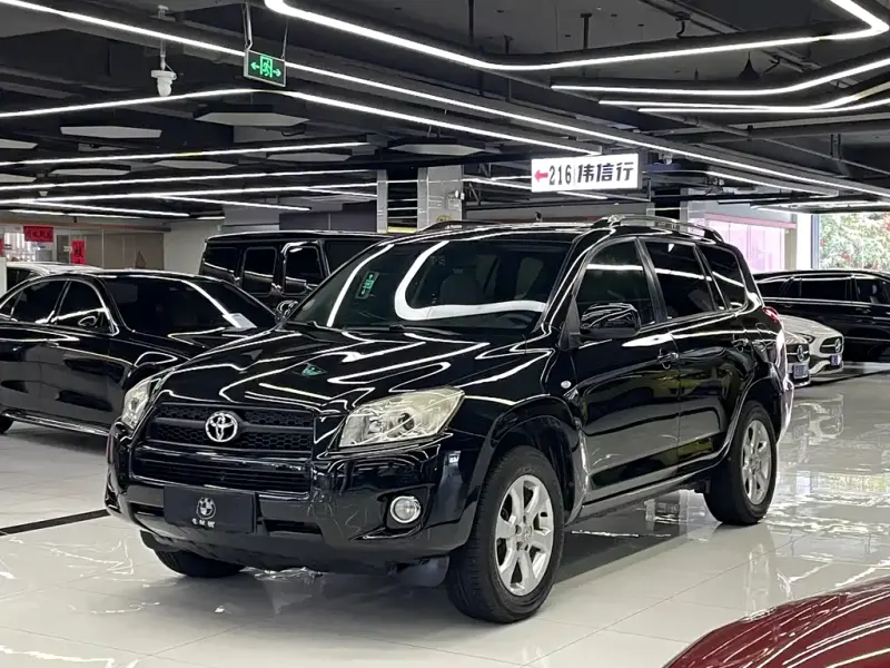 Toyota RAV4, 2011