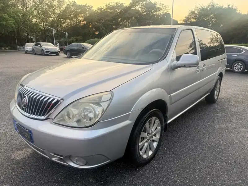 Buick GL8, 2016