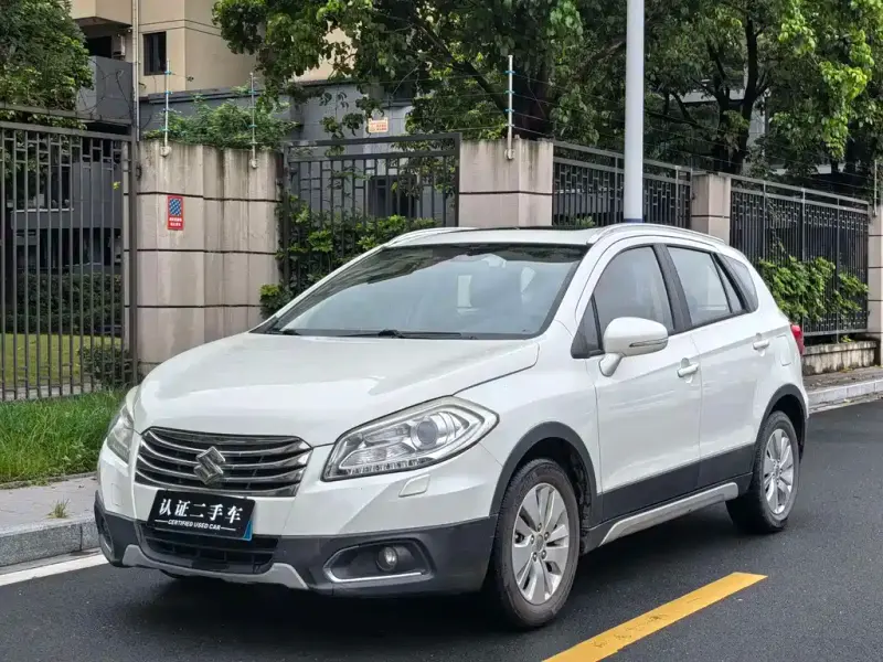Suzuki S-Cross, 2015