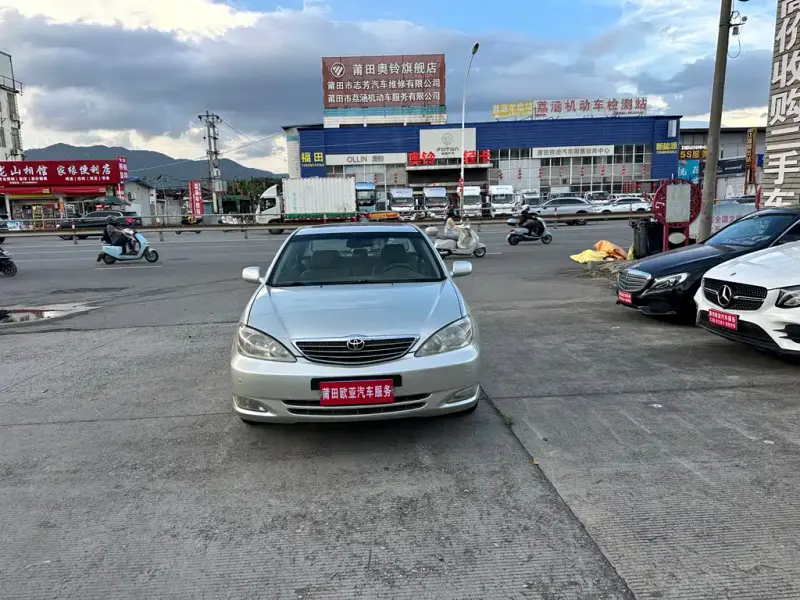 Toyota Camry, 2004
