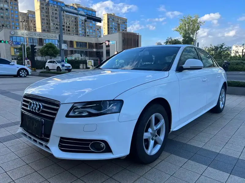 Audi A4L, 2012