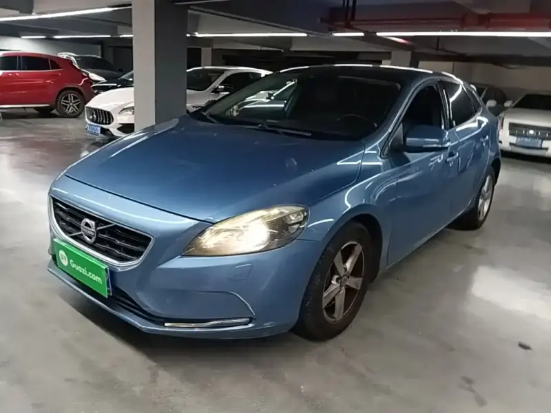 Volvo V40, 2016