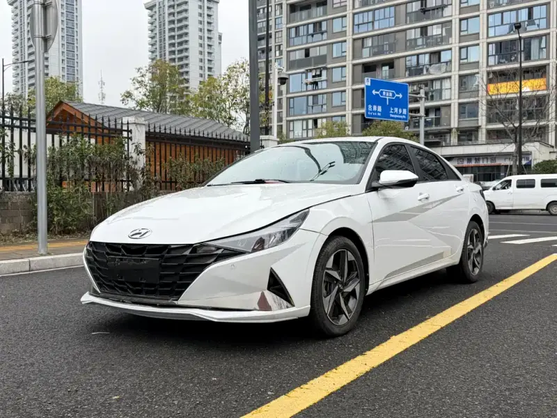 Hyundai Elantra, 2023