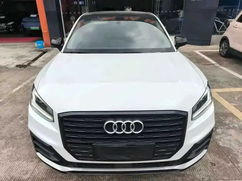 Audi Q2L, 2019