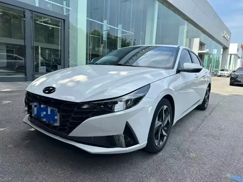Hyundai Elantra, 2022