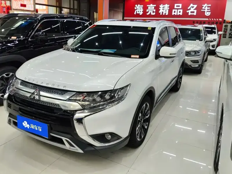 Mitsubishi Outlander, 2020
