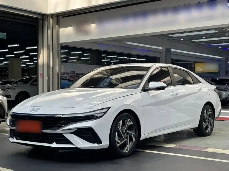 Hyundai Elantra, 2024