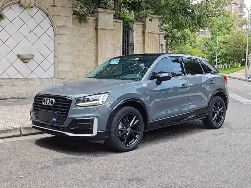 Audi Q2L, 2021