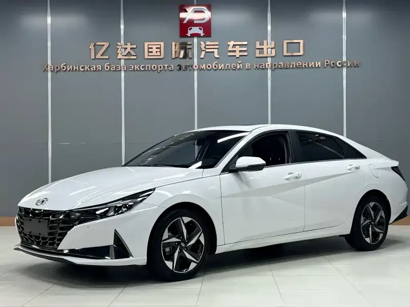 Hyundai Elantra, 2023