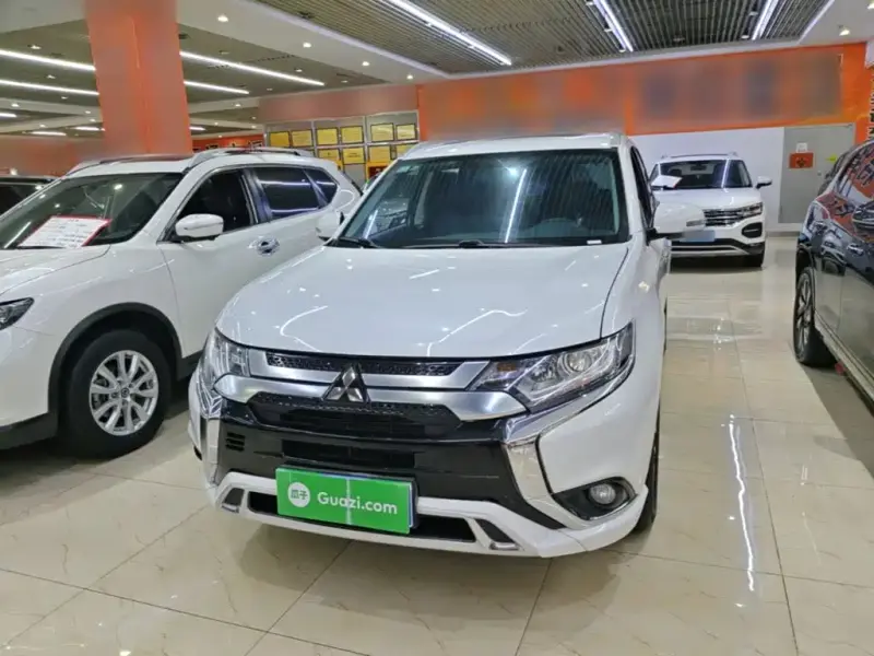 Mitsubishi Outlander, 2021