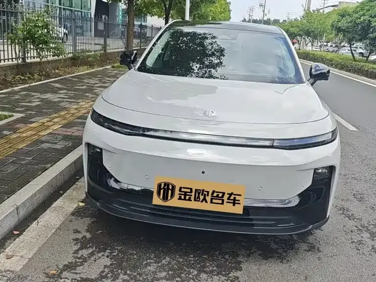 Leapmotor B10, 2025