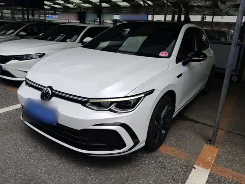 Volkswagen Golf, 2022