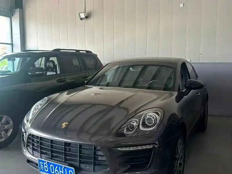 Porsche Macan, 2015