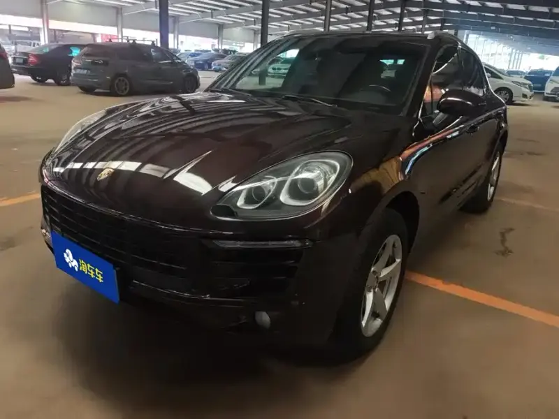 Porsche Macan, 2015